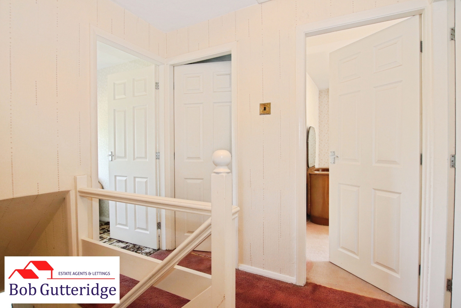 FIRST FLOOR LANDING